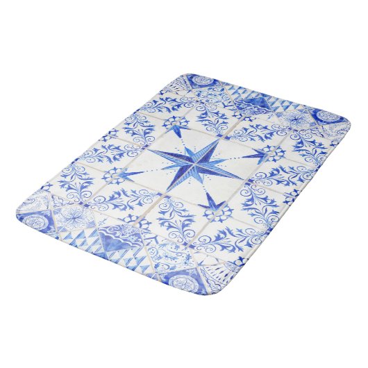 Moderner rustikaler Bauernhaus-Seestrand-blaues Badematte (Schrägansicht)