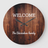 Moderner rustikaler Empfang Familienname dunkles H Große Wanduhr (Vorderseite)