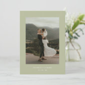 Moderner Sage Green Wedding Elopement Empfang Einladung (Stehend Vorderseite)