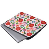 Moderner Schmetterling im Frühlingsgarten, florale Laptopschutzhülle (Vorne Knopf)