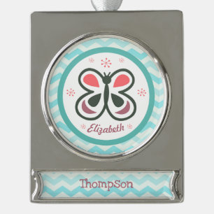 Moderner Schmetterling Personalisierter Zickzack K Banner-Ornament Silber