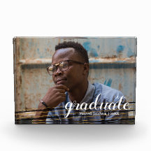 Moderner schwarz-goldgestreifter Graduate Foto Blo