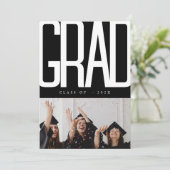 Moderner Schwarz-Weiß-Abschluss Einladung (Stehend Vorderseite)