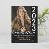 Moderner Schwarz-Weiß-Foto Abschluss Einladung (Stehend Vorderseite)