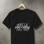 Moderner Schwarz-Weiß-Grunge für den Coolen Onkel T-Shirt<br><div class="desc">Dieses grunge und moderne Design besteht aus san-serf Typografie.</div>