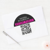 Moderner Schwarz-weiß rosa Minimal QR Code Notar Runder Aufkleber (Umschlag)