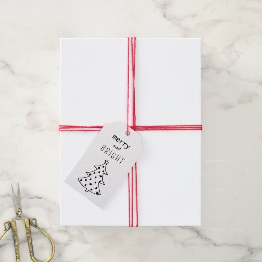 Moderner Schwarz-Weiß-Weihnachtsbaum Geschenkanhänger (Mit Garn)