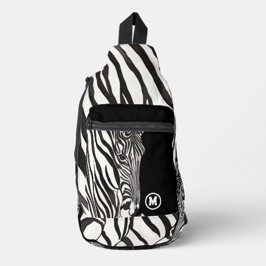 Moderner Schwarz-weißer Zebra Stripe Druckname Ini Crossbody Bag (Vorderseite)