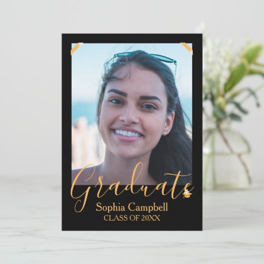 Moderner Schwarzer Abschluss Einladung (Stehend Vorderseite)