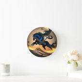 Moderner schwarzer Hengst in der Wüste Runde Wanduhr (Zuhause)