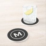 Moderner schwarzer Klassiker Monogram Stone Getränkeuntersetzer<br><div class="desc">Das minimale mit Monogramm Design zeichnet sich durch einen schwarzen Hintergrund aus. Die klassische Blocktypografie in Weiß sorgt für ein sauberes,  schlichtes Design.</div>
