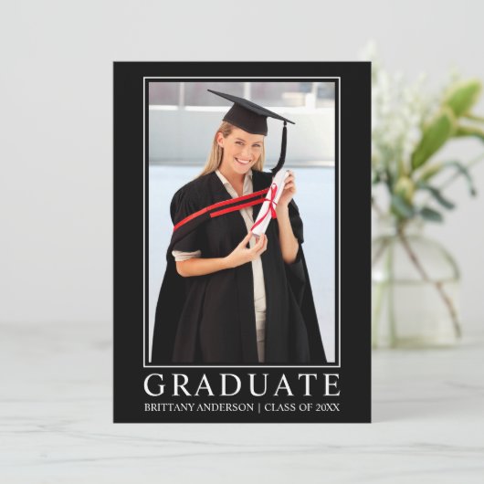 Moderner Schwarzer Minimalistischer Foto Abschluss Ankündigung (Stehend Vorderseite)