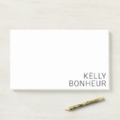 Moderner schwarzer Name in Weiß Post-it Klebezettel (Auf Schreibtisch)