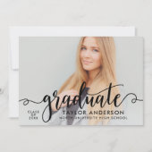 Moderner Schwarzer Script-Graduate-Foto-Abschluss Einladung (Vorderseite)