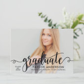 Moderner Schwarzer Script-Graduate-Foto-Abschluss Einladung (Stehend Vorderseite)