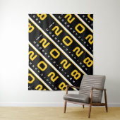 Moderner Schwarzer Teppich und Abschluss für Wiede Wandteppich (Beispiel)