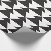 Moderner Schwarzweiss-Weihnachtsbaum Geschenkpapier (Ecke)