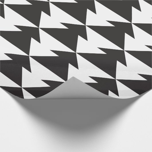 Moderner Schwarzweiss-Weihnachtsbaum Geschenkpapier (Ecke)