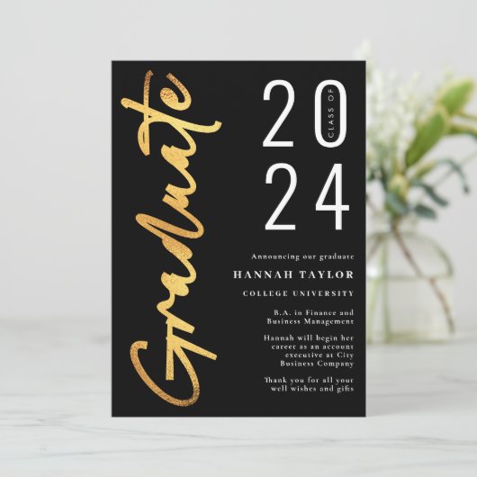 Moderner Script Black Gold 2024 Foto Abschluss Ankündigung (Stehend Vorderseite)