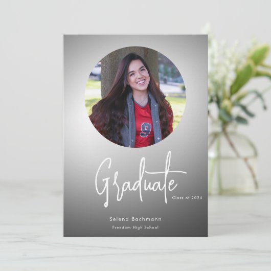 Moderner Script-Foto Circle Abschluss Einladung (Stehend Vorderseite)