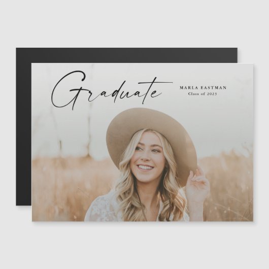 Moderner Script Graduate Foto Abschluss Magneteinladung (Vorne/Hinten)