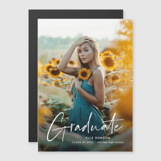 Moderner Script Graduate Foto Abschluss Magneteinladung (Vorne/Hinten)