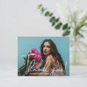 Moderner Script Graduate Foto Abschluss Vielen Dan Postkarte (Stehend Vorderseite)