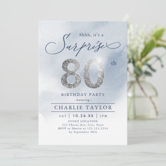 Moderner silberner Glitzer Erwachsener überrascht Einladung (Stehend Vorderseite)