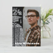 Moderner Silver Glitzer GRAD Cap Gown Abschluss Einladung (Stehend Vorderseite)