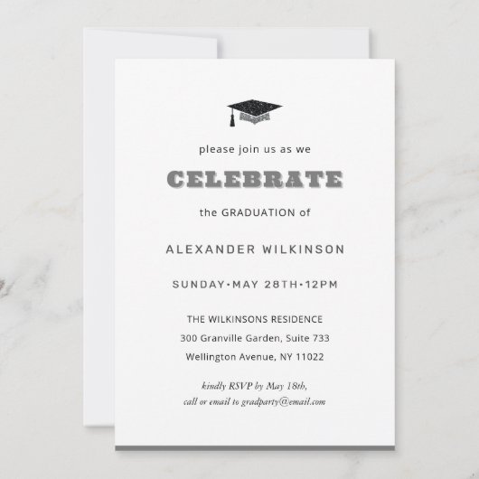 Moderner Silver Glitzer GRAD Cap Gown Abschluss Einladung (Rückseite)