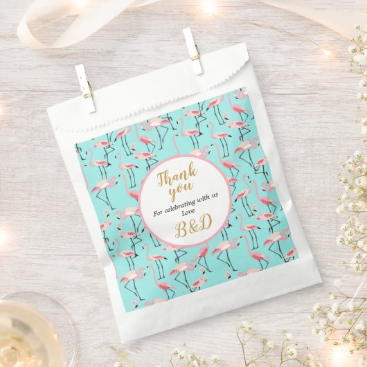 Moderner Strand Hochzeit Pink Blue Flamingo Geschenktütchen (Ausgeschnitten)