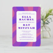 Moderner Streifen Groovy Lila Custom Bar Bat Mitzv Einladung (Stehend Vorderseite)
