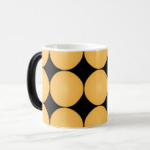 Moderner, stylischer Gelber Polka Dot Verwandlungstasse (Vorderseite Links)