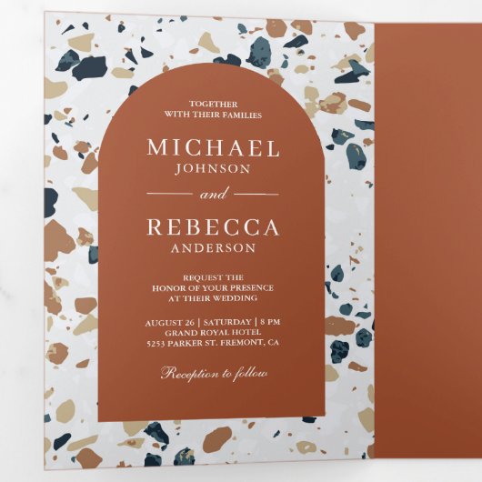 Moderner Terrazzo Terracotta Arch QR Code Hochzeit Dreifach Gefaltete Einladung (Innen Erste Seite)