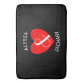 Moderner Text A29 in Braut und Rotem Herz Badematte (Vorderseite Vertikal)