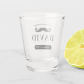 Moderner Trauzeuge Mustache Name Hochzeitsheizung Schnapsglas (Rückseite)
