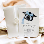 Moderner Trendy Blue Bow Graduation Cap Abschluss Einladung