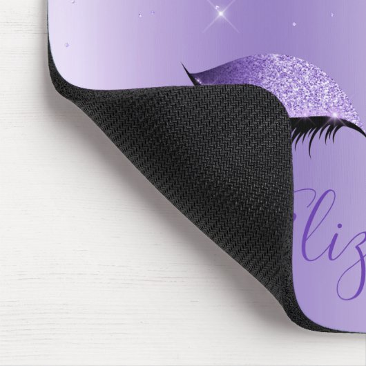 Moderner Trendy Stylish Script Lila Glitzer Lashes Mousepad (Ecke)