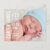 Moderner Typ Baby Boy Foto Weißer Text Geburt Ankündigungspostkarte (Vorderseite)