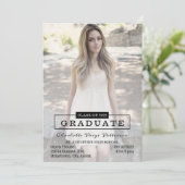 Moderner Typografie-Foto-Abschluss | Schwarz Einladung (Stehend Vorderseite)