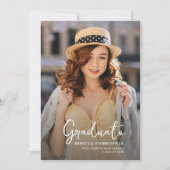 Moderner vertikaler Foto Abschluss 2025 Einladung (Vorderseite)