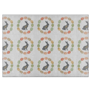 Moderner vintage Osterhase und Eier Schneidebrett