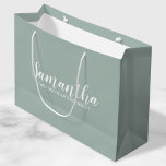 Moderner Vorschlag für eine Verordnung Große Geschenktüte<br><div class="desc">Moderne Bridesmaid Vorschlag Geschenktasche mit dem personalisierten Namen einer Brautjungfrau in einem modernen,  weißen Schriftart-Stil mit Text in modernen Sans Serif Schriftart Stil auf schlauem grünem Hintergrund. Auch perfekt für Trauzeugin,  Blume Mädchen und mehr.</div>