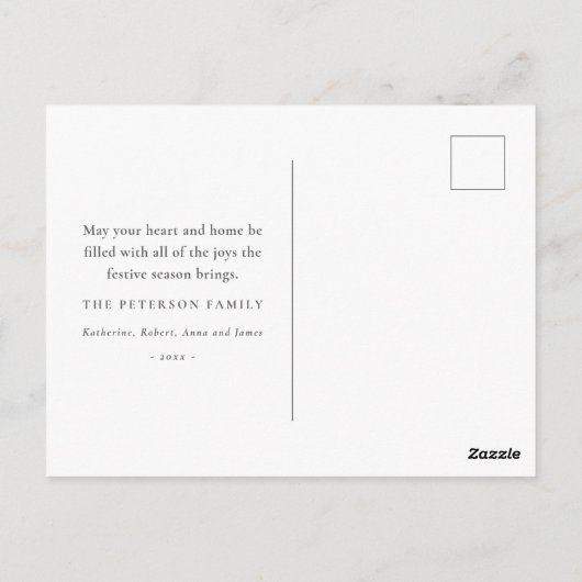 Moderner Weihnachtsbaum mit schneebedecktem Grün Postkarte (Rückseite)