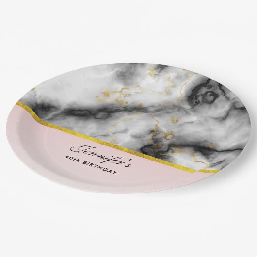 Moderner weißer, grauer Marmor mit goldener Schlei Pappteller (Schrägansicht)