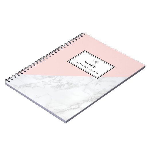 Moderner weißer Marmor mit rosa Block Personalisie Notizblock (Linke Seite)