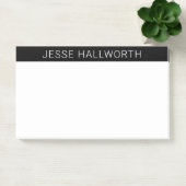 Moderner weißer Name oder Geschäft auf schwarz Post-it Klebezettel (Büro)