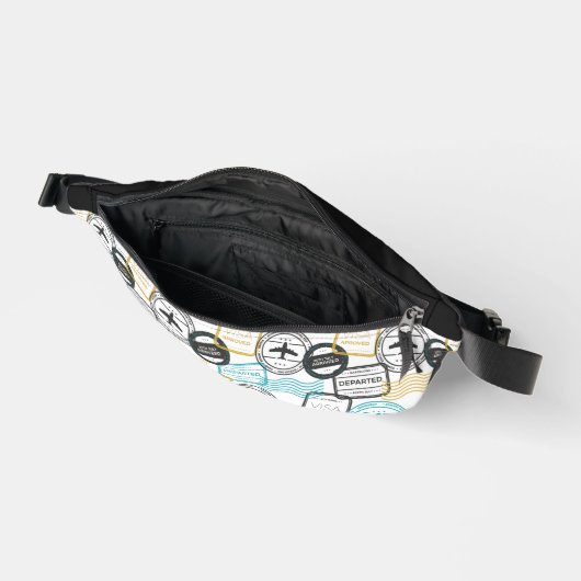 Moderner Weltreisende | Monogramm Bauchtasche (Offen)