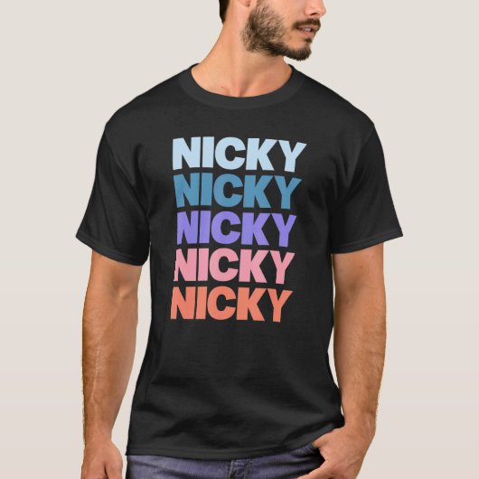 Moderner, wiederholter Text Nicky T-Shirt (Vorderseite)