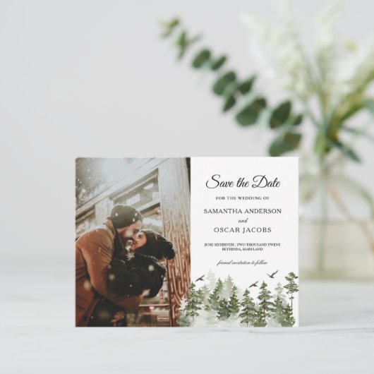 Moderner Winterwald mit Schnee Ankündigungspostkarte (Stehend Vorderseite)